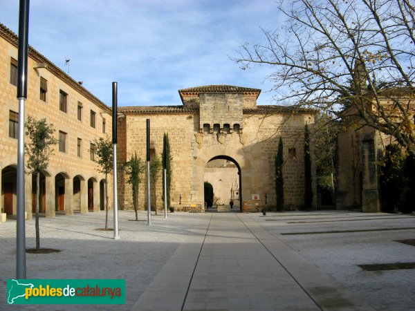 Monestir de Poblet - Porta Daurada (Foto: Albert Esteves, 2009) Monestir de Poblet - Porta Daurada