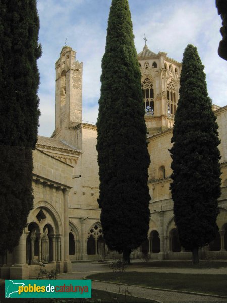 Monestir de Poblet - Claustre (Foto: Albert Esteves, 2009) Monestir de Poblet - Claustre