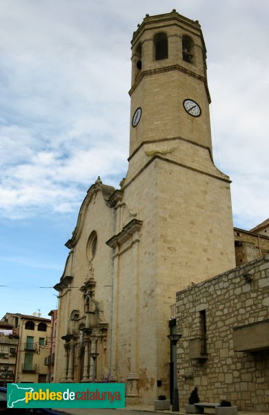 Sarral - Església de Santa Maria i rectoria (Foto: Albert Esteves, 2010) Sarral - Església de Santa Maria i rectoria