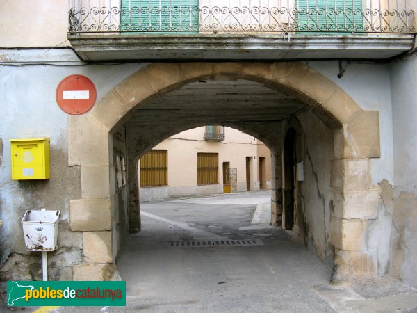 Rocafort de Queralt - Portal del Coguler (Foto: Albert Esteves, 2010) Rocafort de Queralt - Portal del Coguler