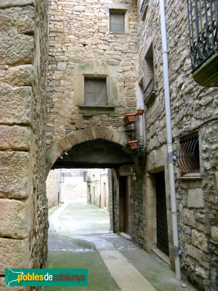 Vallfogona de Riucorb - Carrer de l'Arc (Foto: Albert Esteves, 2010) Vallfogona de Riucorb - Carrer de l'Arc