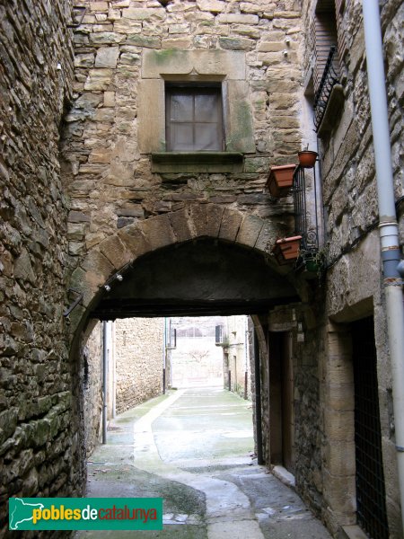 Vallfogona de Riucorb - Carrer de l'Arc (Foto: Albert Esteves, 2010) Vallfogona de Riucorb - Carrer de l'Arc