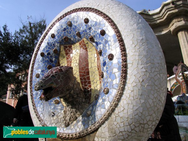 Barcelona - Park Güell, detall de l'escalinata (Foto: Valentí Pons, 2006) Barcelona - Park Güell, detall de l'escalinata