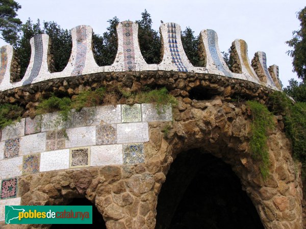 Barcelona - Park Güell. Viaductes i terrasses