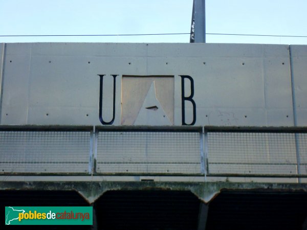 Cerdanyola - Estació Universitat Autònoma (Foto: <i>Isaac Fernández</i>, 2010) Cerdanyola - Estació Universitat Autònoma