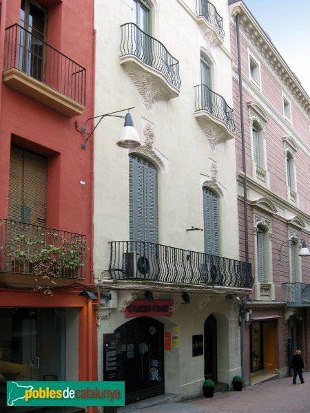 Terrassa - Antic Hotel Peninsular (Foto: Albert Esteves, 2010) Terrassa - Antic Hotel Peninsular