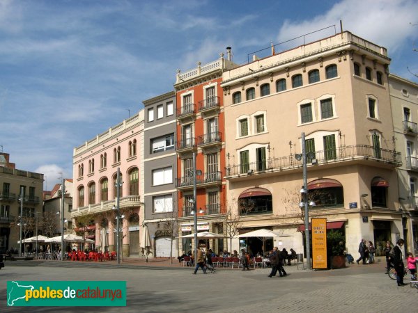 Terrassa - Plaça Vella, amb el Cafè Colón al fons