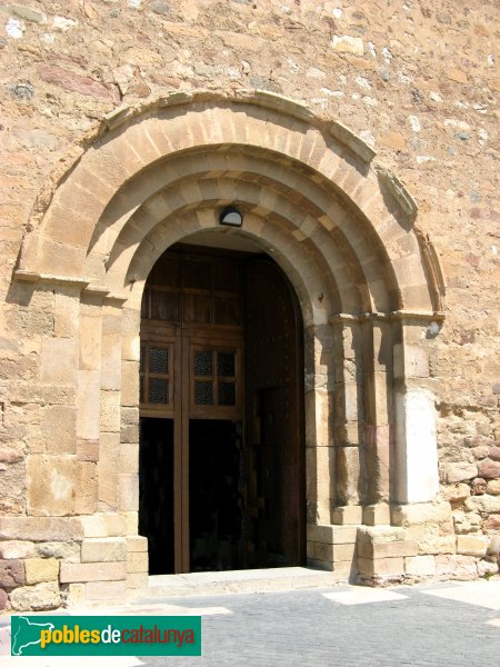 Terrassa - Església de Sant Pere, portada (Foto: Albert Esteves, 2010) Terrassa - Església de Sant Pere, portada