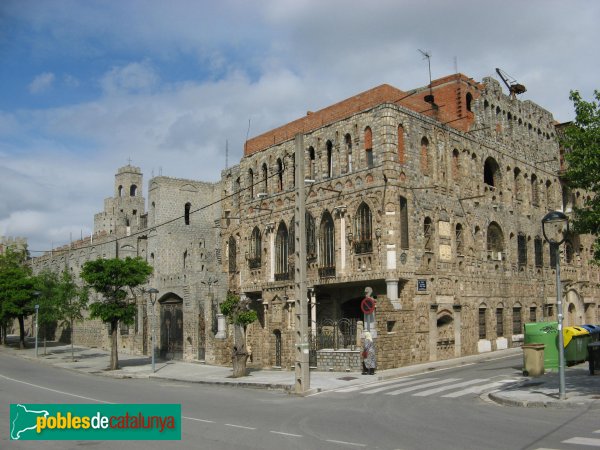 Terrassa - Casa-castell de les Fonts