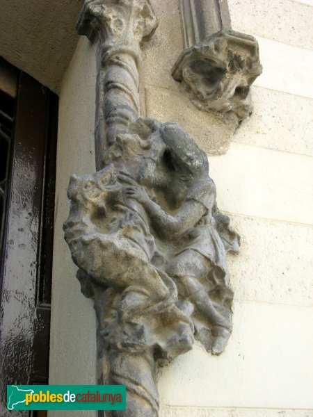 Rubí - Casa Imbert, detall de la porta