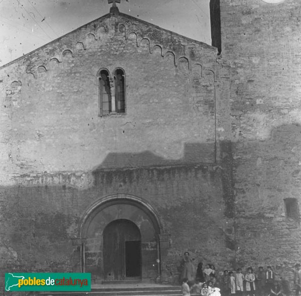 Rubí - Església de Sant Pere, façana romànica