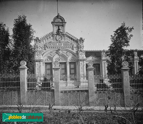 Rubí - Escoles Ribas (Foto: Josep Salvany - Fons Salvany, Biblioteca de Catalunya, 1921) Rubí - Escoles Ribas