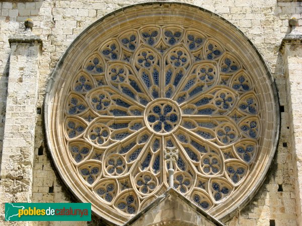 Monestir de Sant Cugat del Vallès - Façana de l'església. Rosassa