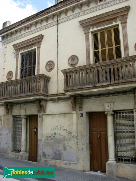 Sant Cugat del Vallès - Ca la Mateu (Sant Medir, 19-21) (Foto: Albert Esteves, 2010) Sant Cugat del Vallès - Ca la Mateu (Sant Medir, 19-21)