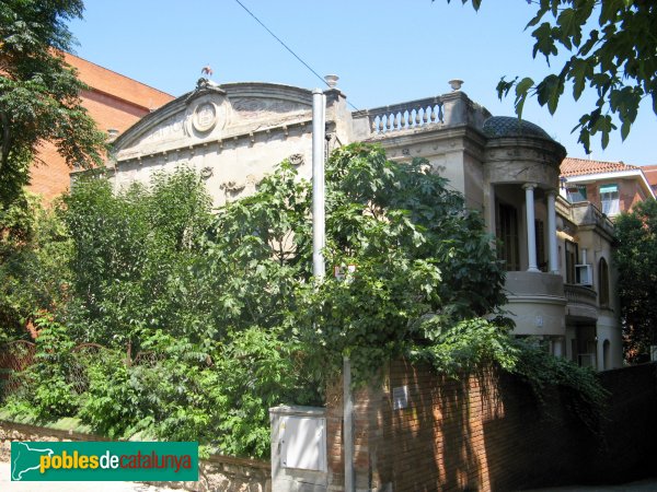 Sant Cugat del Vallès - Casa Badés (Foto: Albert Esteves, 2010) Sant Cugat del Vallès - Casa Badés