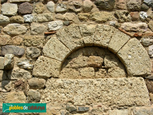 Sant Cugat del Vallès - Sant Llorenç de Fontcalçada (Foto: Albert Esteves, 2010) Sant Cugat del Vallès - Sant Llorenç de Fontcalçada