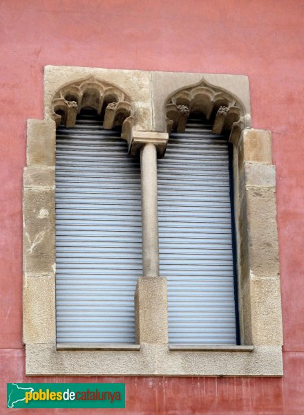 Ripollet - Casa Fuster, finestra gòtica