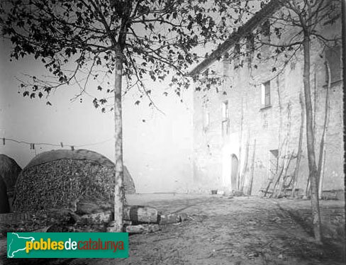 Montcada i Reixac - Can Moià (Foto: Josep Salvany - Fons Salvany, Biblioteca de Catalunya, 1925) Montcada i Reixac - Can Moià