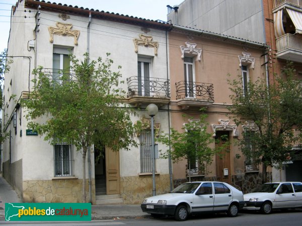 Cerdanyola - Carrer Prat de la Riba, 42-44