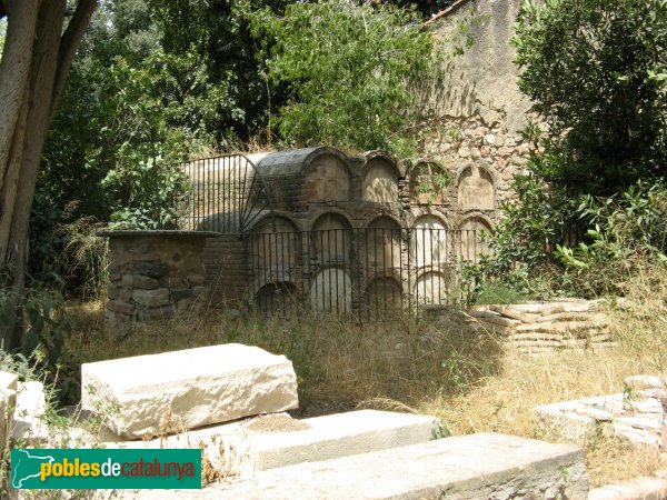 Santa Perpètua de Mogoda - Església de Santa Maria de Santiga, cementiri