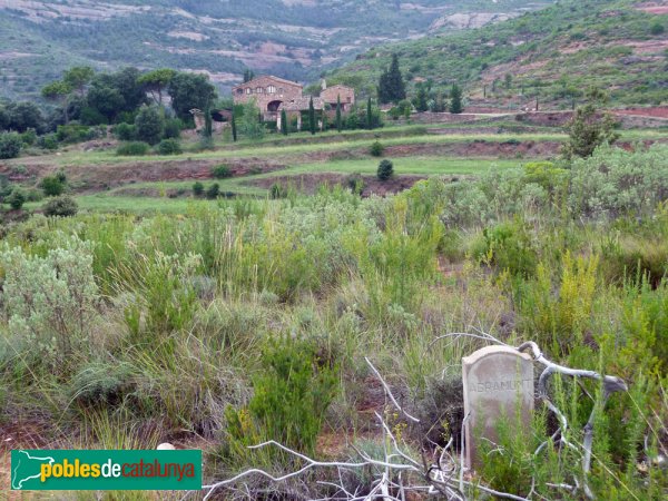Sant Llorenç Savall - El Romeu. En primer terme, la llinda amb el mas d'Agramunt (Foto: Joan Sánchez Sabé, 2010) Sant Llorenç Savall - El Romeu. En primer terme, la llinda amb el mas d'Agramunt