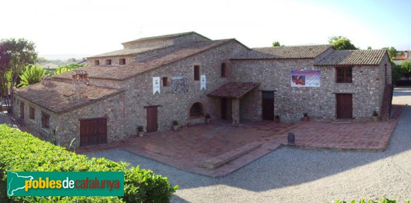 Can Cortès, panorama del pati