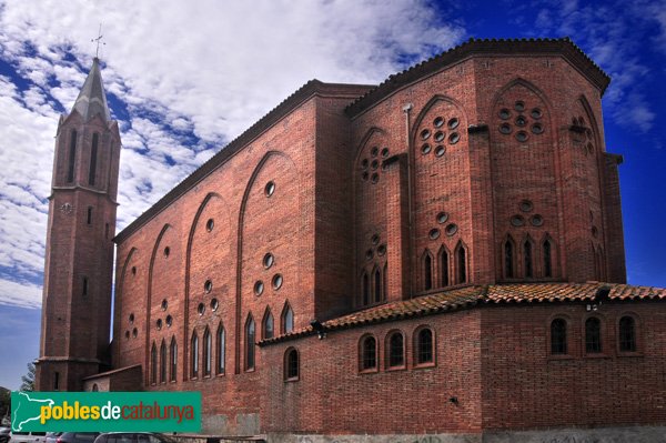 Església de Sant Genís, des de llevant (Foto: Joan Sánchez Sabé, 2010) Església de Sant Genís, des de llevant