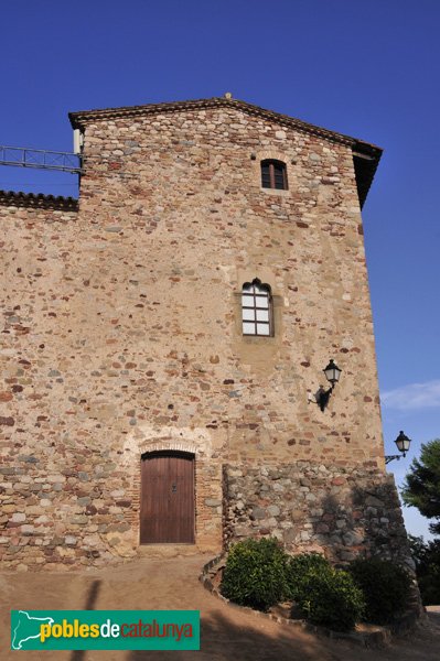 Castell de Plegamans, part dreta de la façana de ponent
