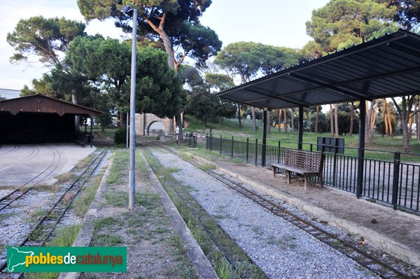 Parc de l'Hostal del Fum, estació de tren