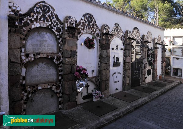 Cementiri de Palau-solità, ninxos d'influència modernista