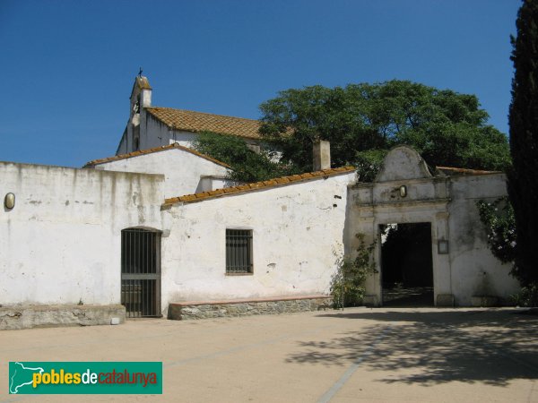 Garriguella - Ermita de la Mare de Déu del Camp (Foto: Albert Esteves, 2010) Garriguella - Ermita de la Mare de Déu del Camp