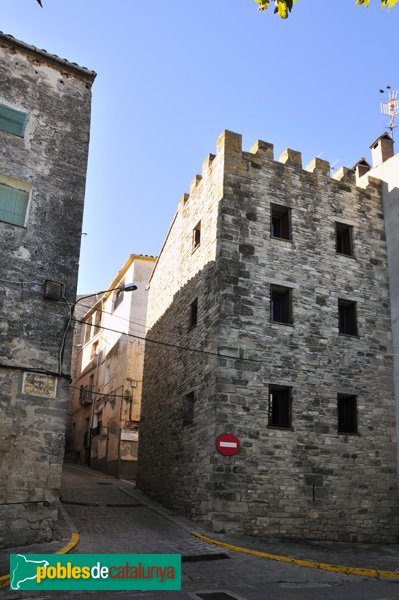 Santa Coloma de Queralt - Torres del portal d'en Roca (Foto: Joan Sánchez Sabé, 2009) Santa Coloma de Queralt - Torres del portal d'en Roca