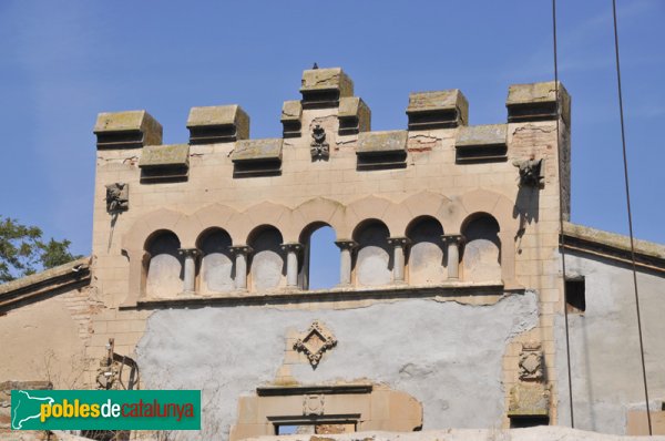 Palau-solità i Plegamans - Can Falguera, façana, part superior