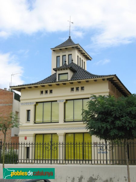 Sant Andreu de la Barca - Can Ros Estrada, façana posterior (Foto: Albert Esteves, 2010) Sant Andreu de la Barca - Can Ros Estrada, façana posterior