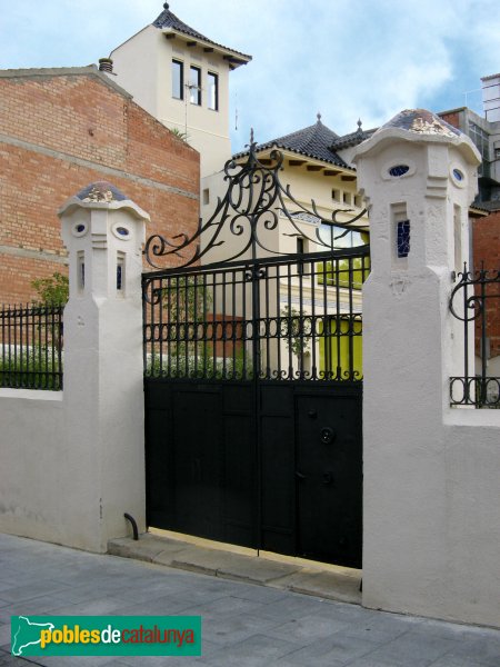 Sant Andreu de la Barca - Can Ros Estrada, tanca lateral (Foto: Albert Esteves, 2010) Sant Andreu de la Barca - Can Ros Estrada, tanca lateral