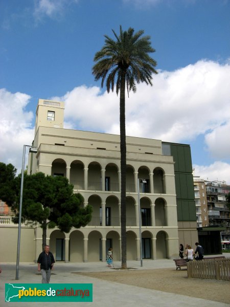 L'Hospitalet de Llobregat - Torre Barrina (Foto: Albert Esteves, 2010) L'Hospitalet de Llobregat - Torre Barrina