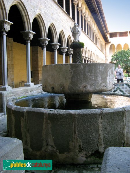 Barcelona - Monestir de Pedralbes, brollador del claustre