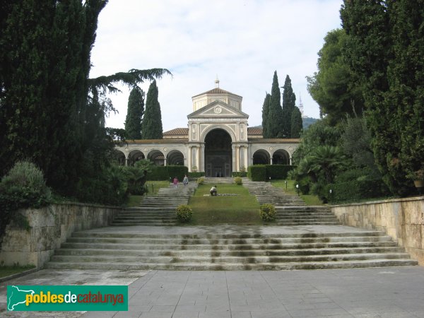 Barcelona - Església de Montserrat (Foto: Albert Esteves, 2010) Barcelona - Església de Montserrat