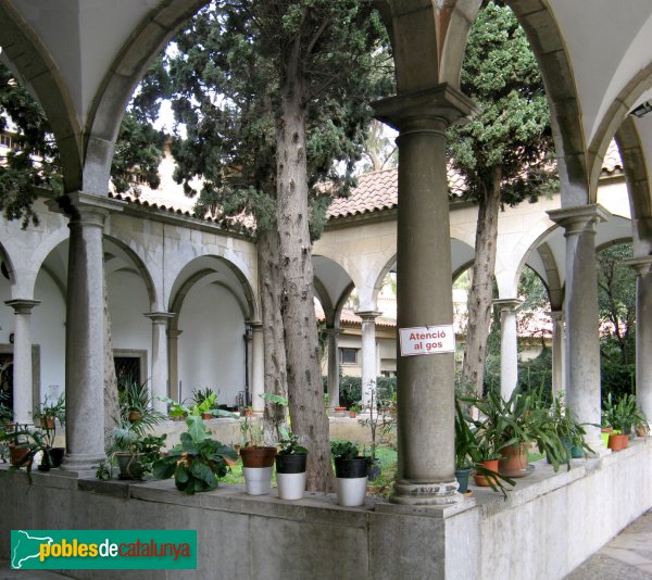 Barcelona - Església de Montserrat. Claustre