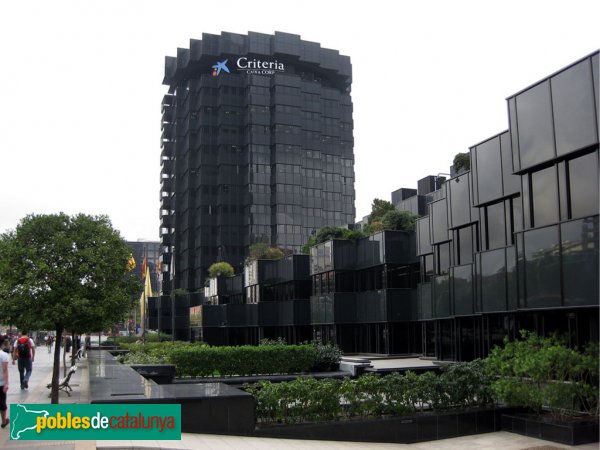 Barcelona - Torres de la Caixa, a la Diagona (Foto: Mpozzobon, 2008) Barcelona - Torres de la Caixa, a la Diagona