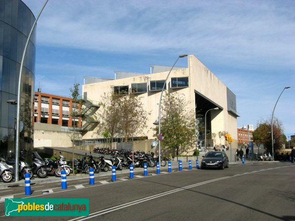 Barcelona - Biblioteca Rector Gabriel Ferraté (Foto: Albert Esteves, 2010) Barcelona - Biblioteca Rector Gabriel Ferraté
