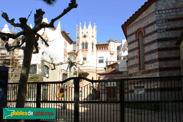 Lloret de Mar - Rectoria i escola parroquial