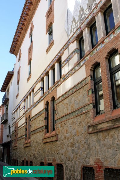 Lloret de Mar - Rectoria i escola parroquial, façana lateral