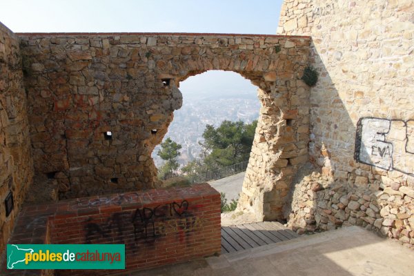 Blanes - Castell de Sant Joan (Foto: Albert Esteves, 2011) Blanes - Castell de Sant Joan