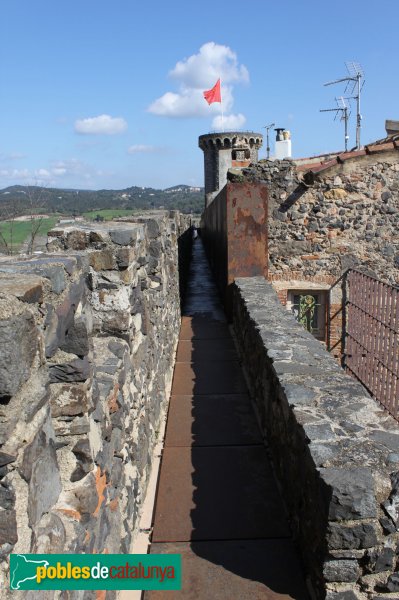 Hostalric - Camí de Ronda (Foto: Albert Esteves, 2011) Hostalric - Camí de Ronda