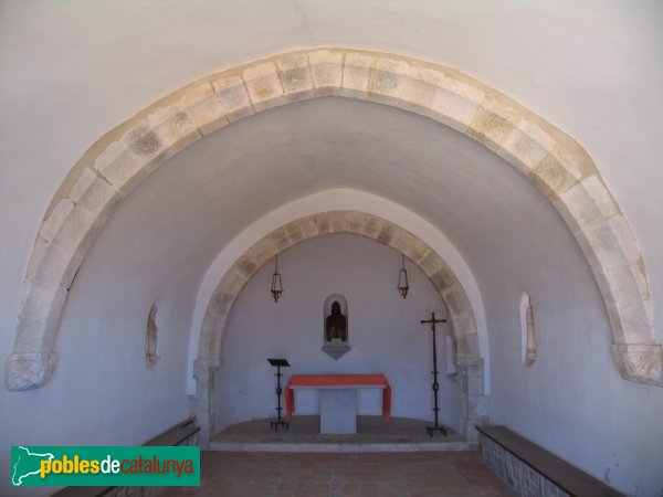 Blanes - Ermita de Santa Bàrbara (interior) (Foto: Valentí Pons, 2010) Blanes - Ermita de Santa Bàrbara (interior)