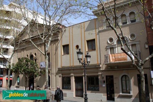 L´Hospitalet de Llobregat - Centre Catòlic (Foto: Albert Esteves, 2011) L´Hospitalet de Llobregat - Centre Catòlic