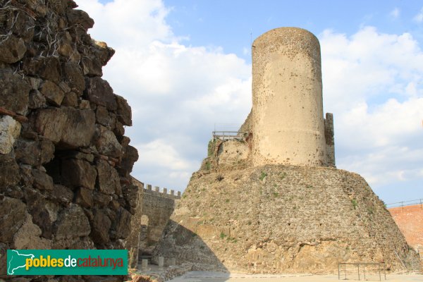 Arbúcies - Castell de Montsoriu, torre mestra (Foto: Albert Esteves, 2011) Arbúcies - Castell de Montsoriu, torre mestra