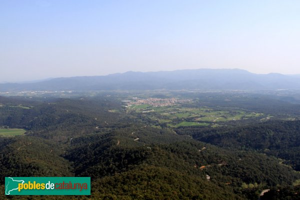 Arbúcies - Panoràmica des del castell de Montsoriu (Foto: Albert Esteves, 2011) Arbúcies - Panoràmica des del castell de Montsoriu