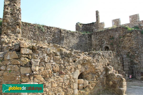 Arbúcies - Castell de Montsoriu, capella de Sant Pere